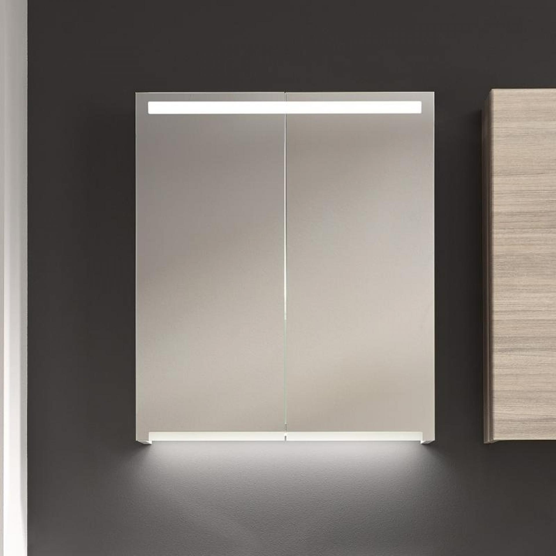 шкаф с зеркалом в ванную с подсветкой 60см